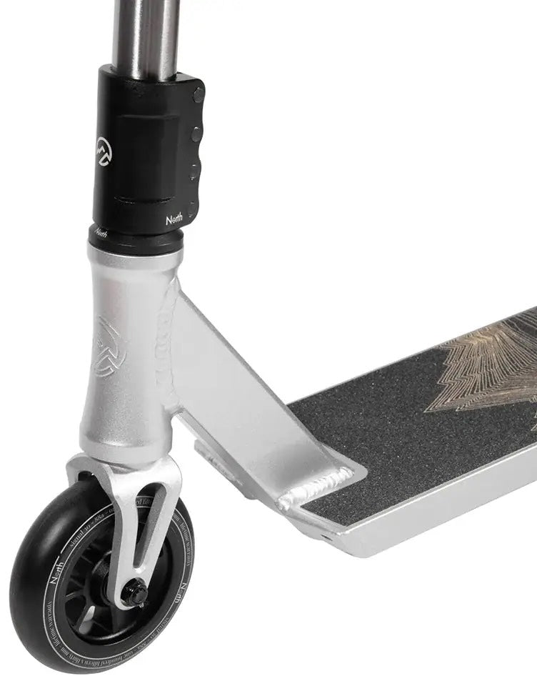 Freestyle koloběžka North Tomahawk Matte Silver